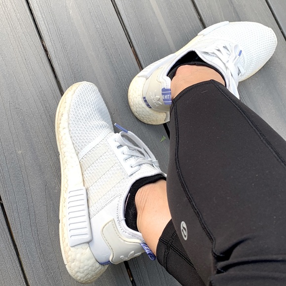 Adidas Weltmarke Mit Den 3 Streifen   White / blue Shoes US 8 - Picture 1 of 4